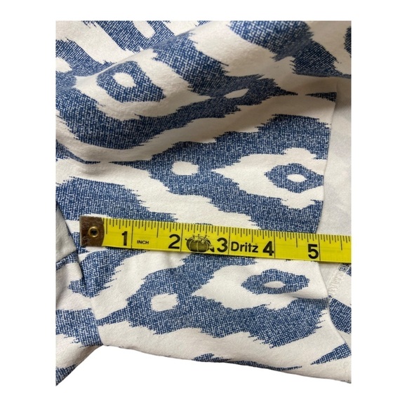 Isaac Mizrahi Tailored Short Dotty Print Flat Front Pockets Women's Size 14 - Picture 6 of 12